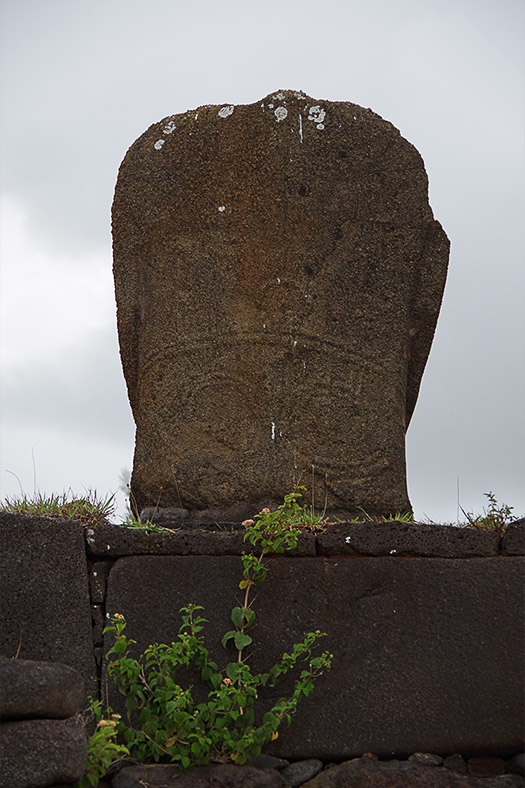 moai_back_carving.jpg